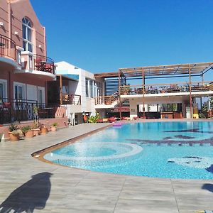 Epis Hotel Agia Marina Exterior photo